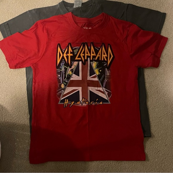 Def Leppard Graphic T-Shirts - 2 Gray 1 Red - Picture 2 of 3